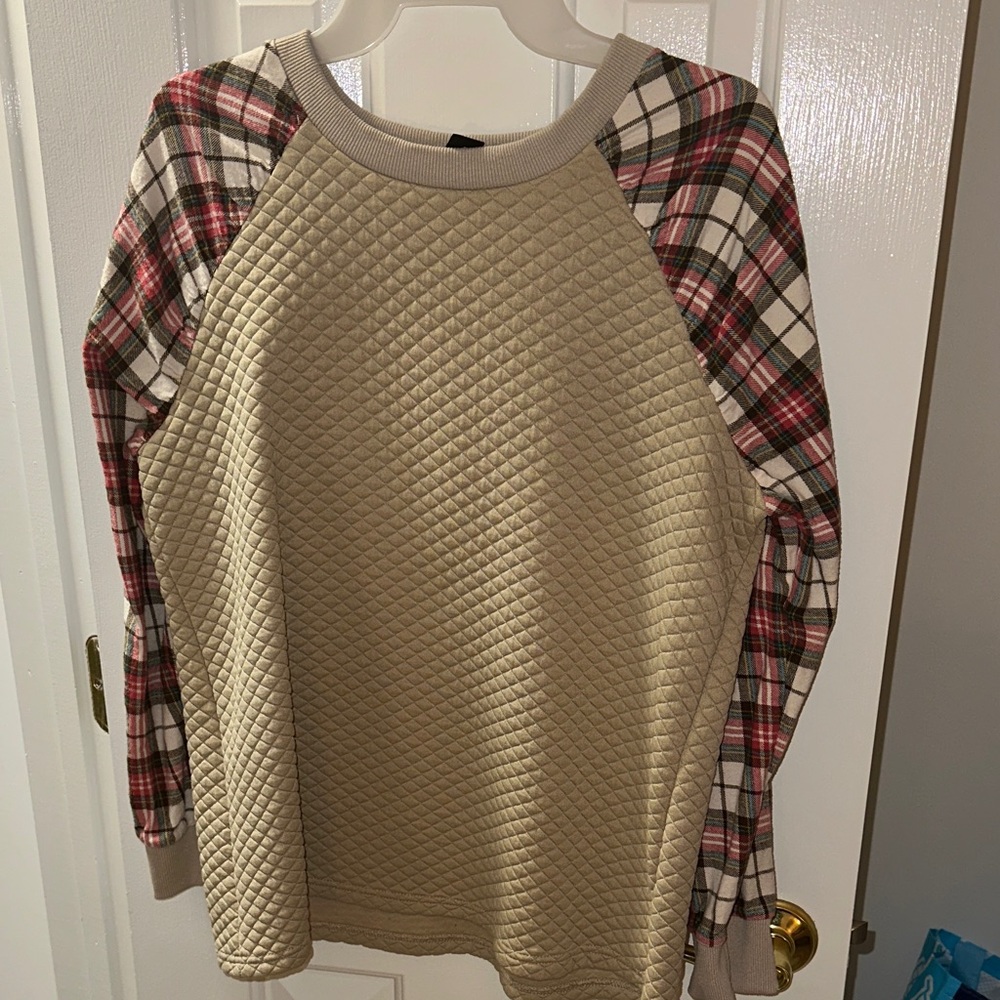 Plaid Sleeve Quilted Sweater